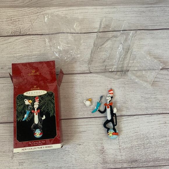 Hallmark Cat in the Hat Christmas Ornament with Fish in Teacup Dr Seuss 1999 - Picture 13 of 13